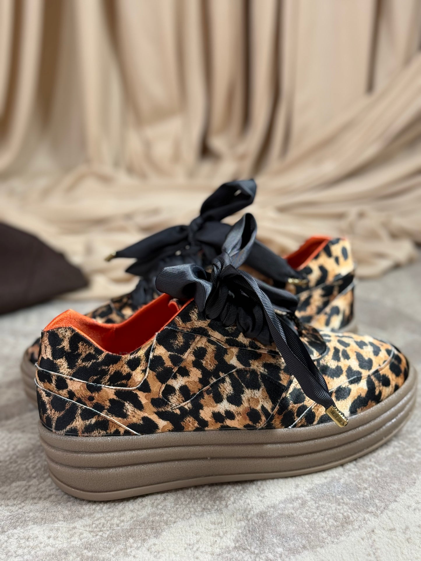Lua Sneaker