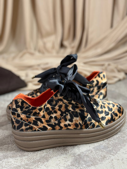 Lua Sneaker