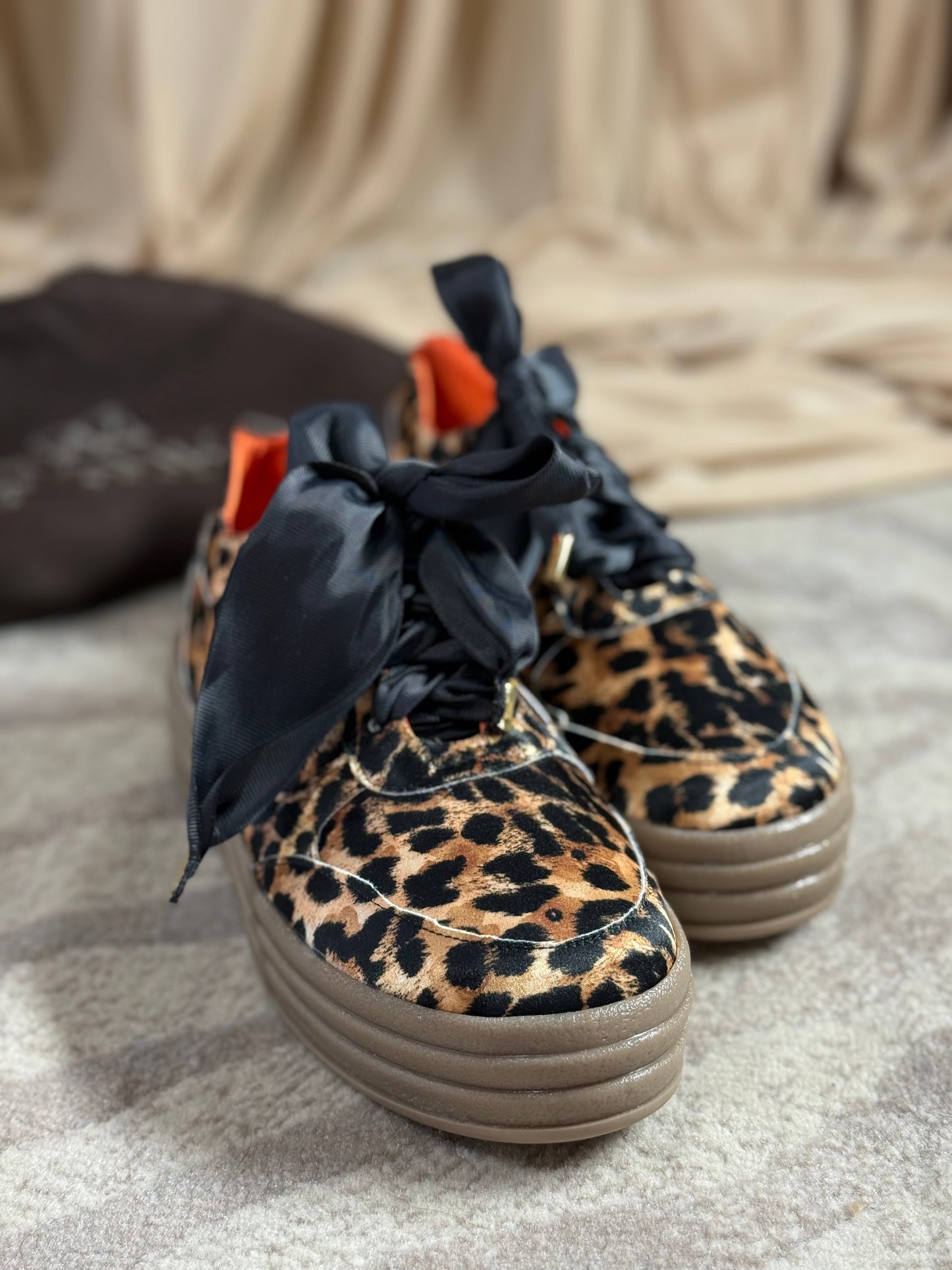 Lua Sneaker