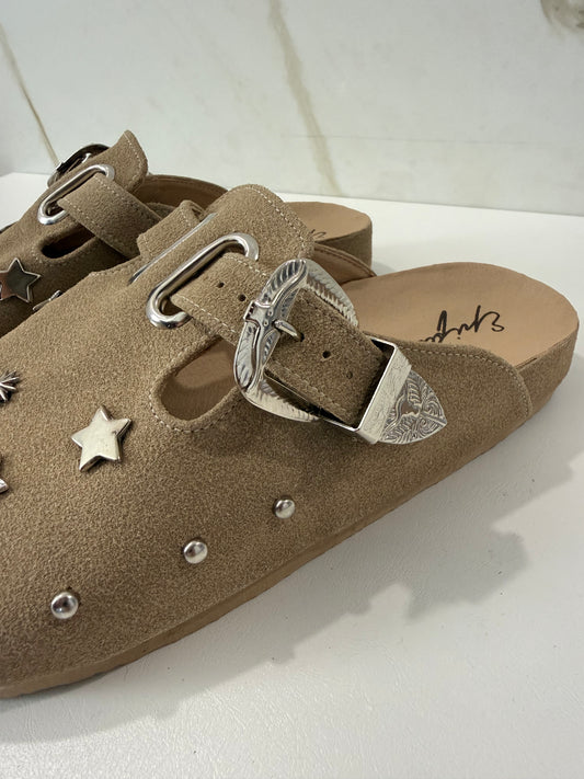 Estrella Clogs