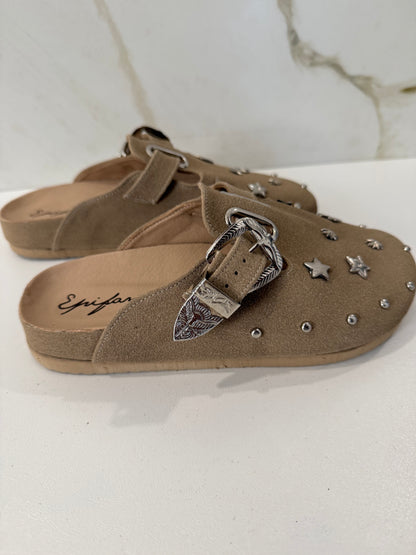 Estrella Clogs